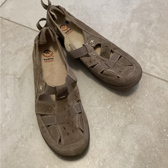 Earth Spirit Sandals - Picture 1 of 4